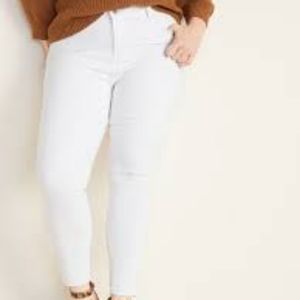 Old Navy women's white Rockstar mid rise jeans size 18